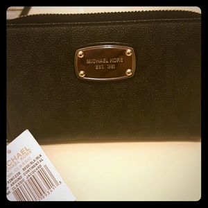 Michael Kors Classic Jacquard  Wristlet